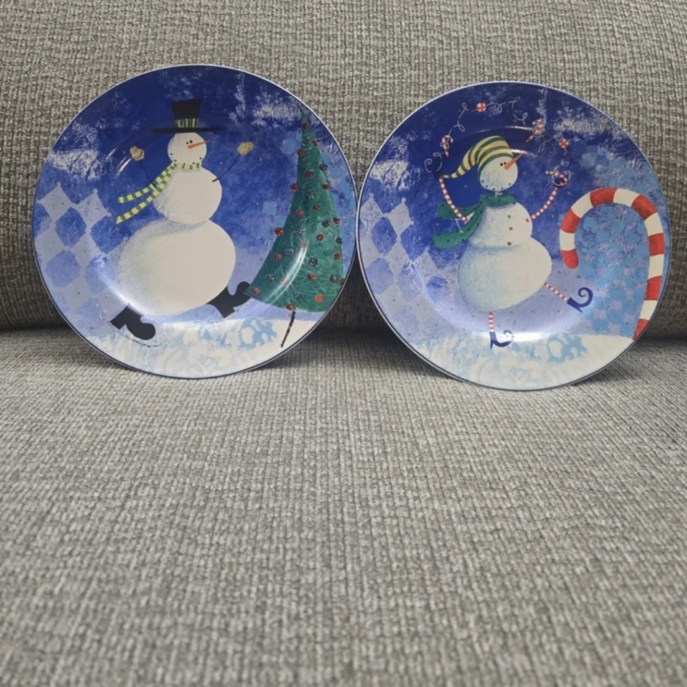 Oneida Snow Pals 8" Plates Set of Two